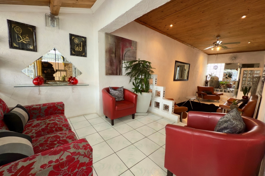3 Bedroom Property for Sale in Kensington Western Cape